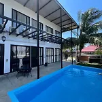 Larkin Bungalow Homestay