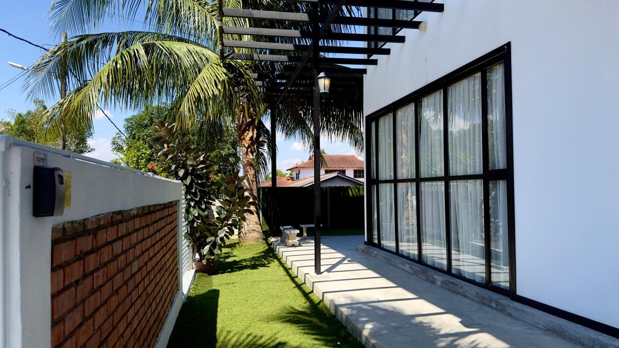 Larkin Vila